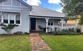 Wattle Cottage